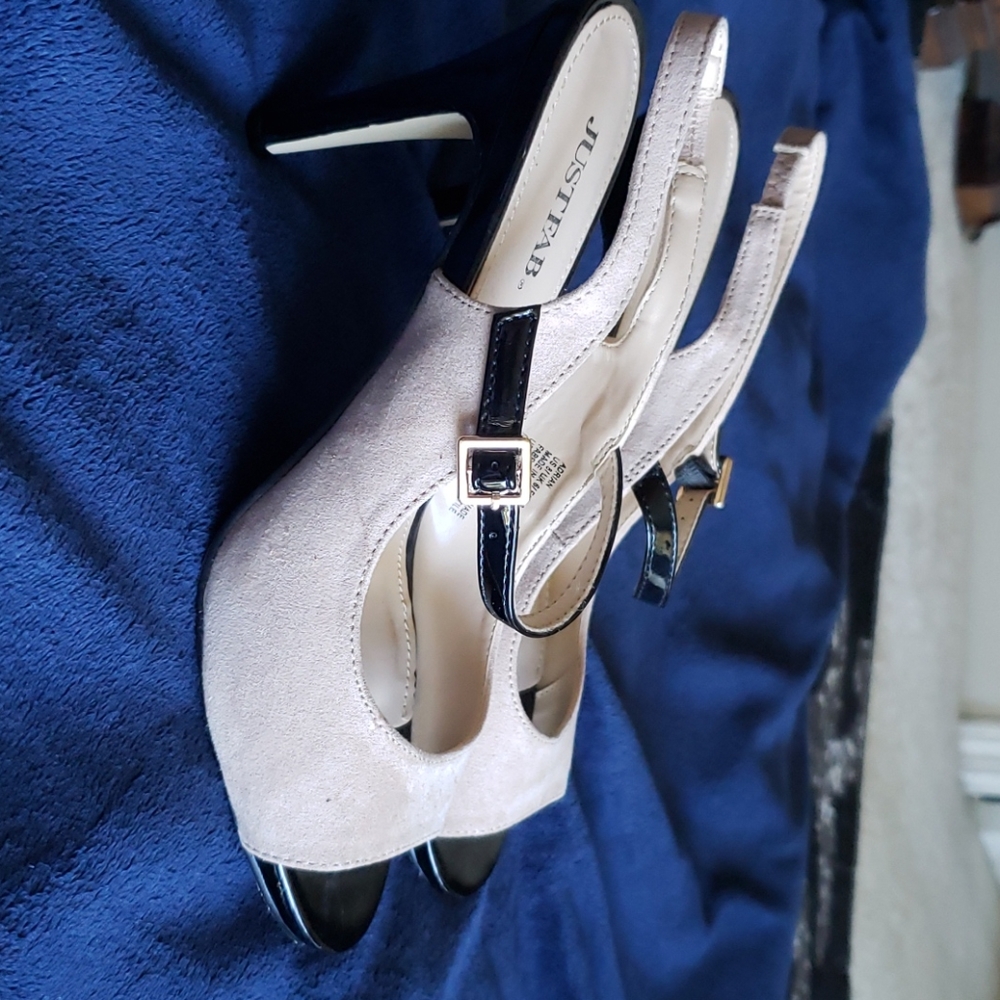 Heels - Picture 3 of 4